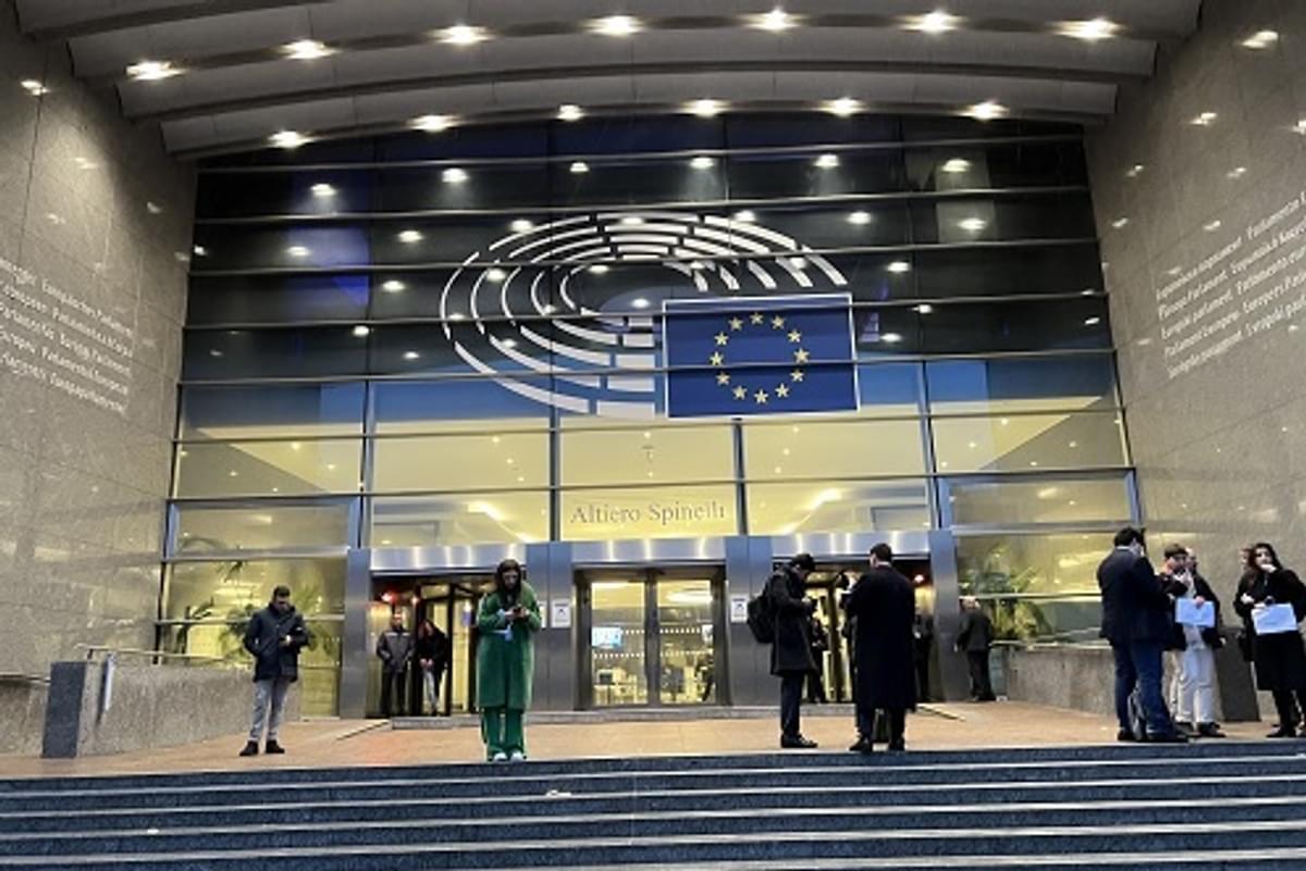 Europees parlement adviseert gebruik Amerikaanse communicatiemiddelen image