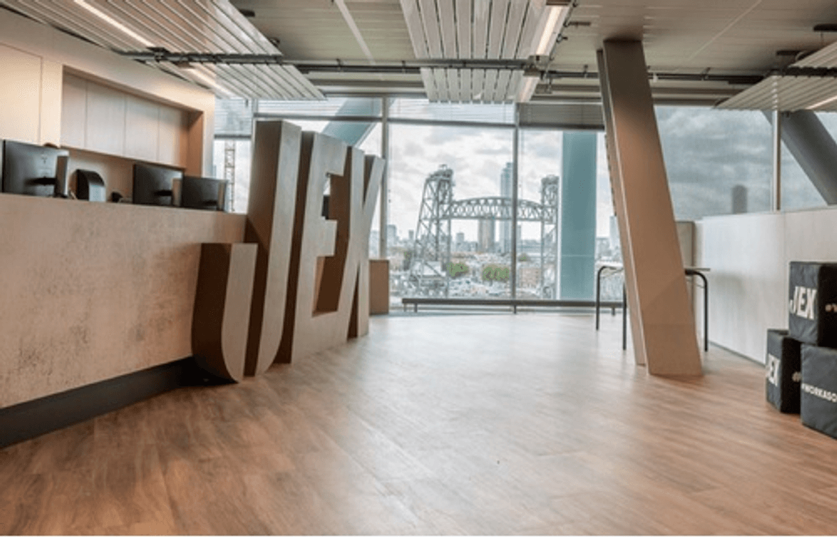 Jex Ronde Dutch IT Channel - JEX betrekt De Brug in Rotterdam