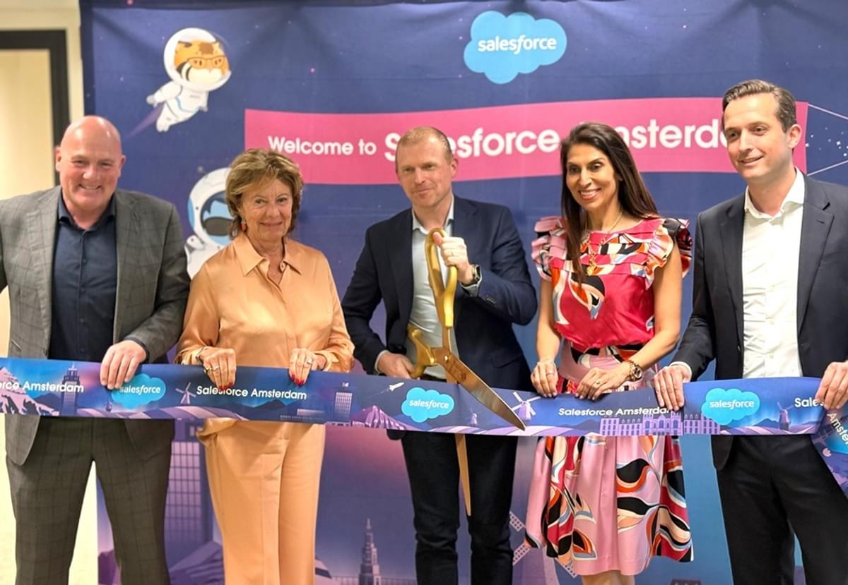 Salesforce verbindt technologie met onderwijs bij opening nieuw kantoor image
