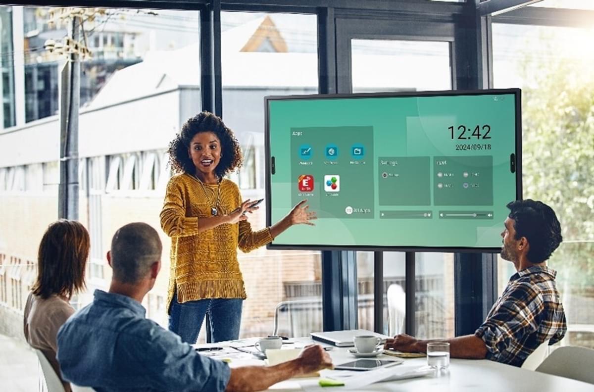ISE 2025: Sharp biedt nieuwe schermen voor kantoren, onderwijs en retail image