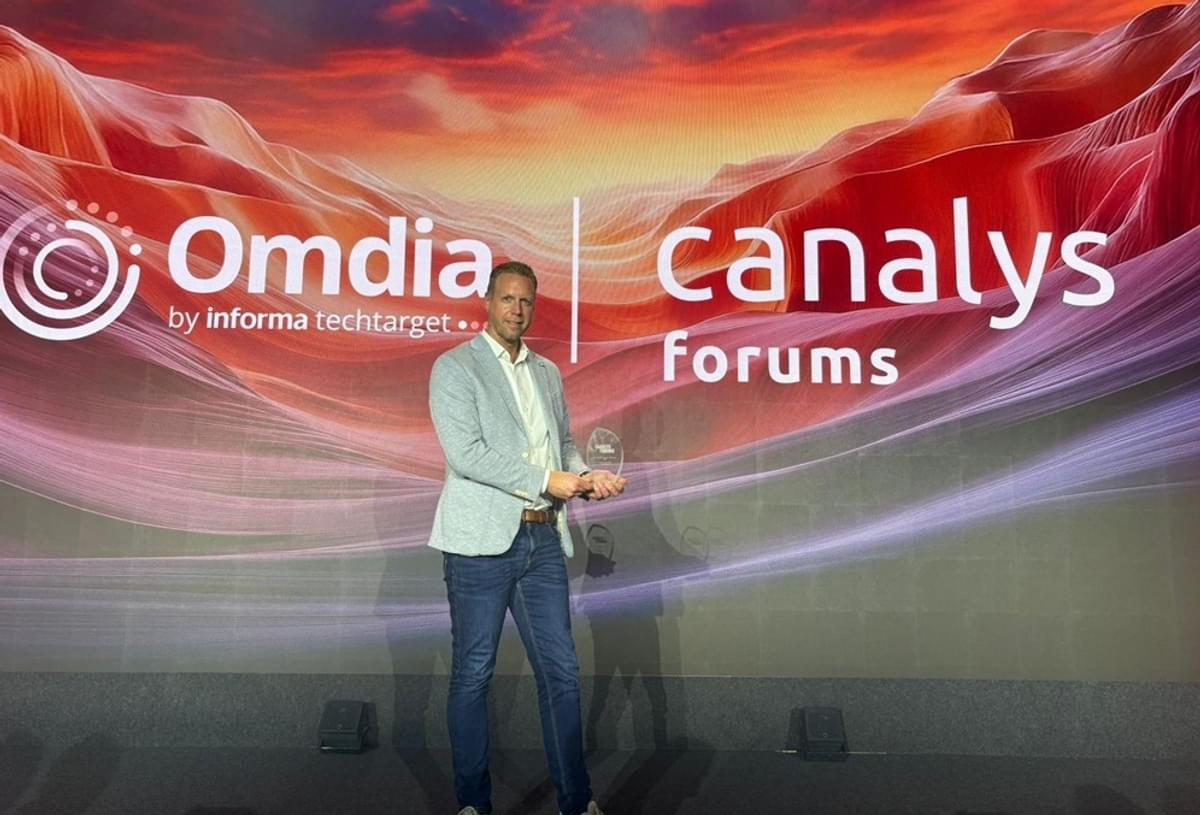 Aces Direct wint Canalys Sustainability Partner Award of The Year award image