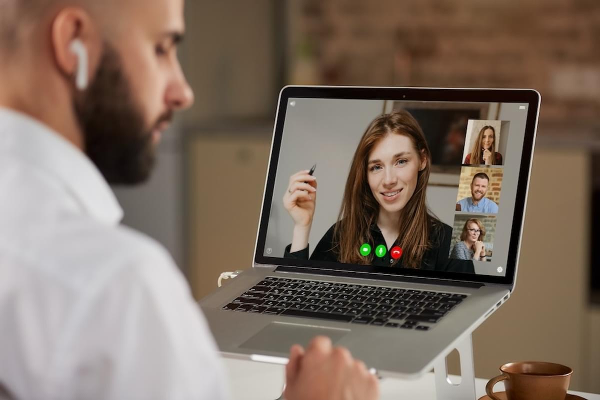 Barco introduceert ClickShare Hub - centrale schakel voor hybride vergaderen image