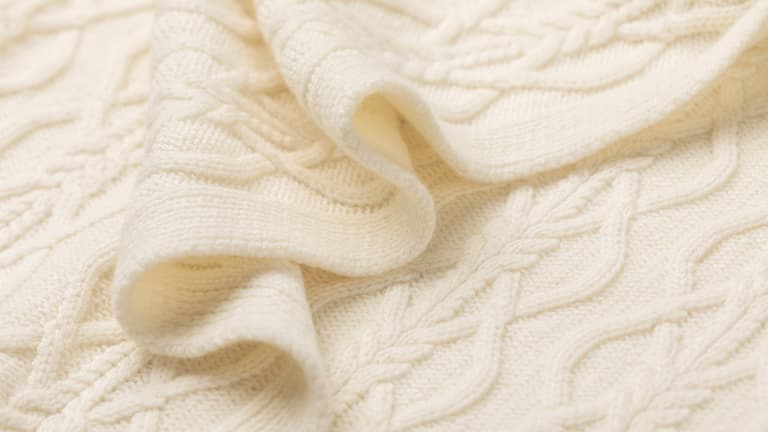 Johnstons of Elgin White Cable Cashmere Scarf close up detail image