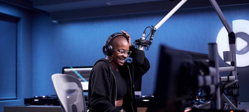 Beats 1 Radio Julie Adenuga 001