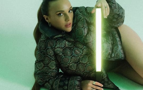 Glow 3 Farrah scaled