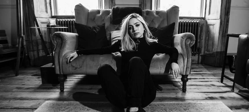 Lizzie blackandwhite victoria wai