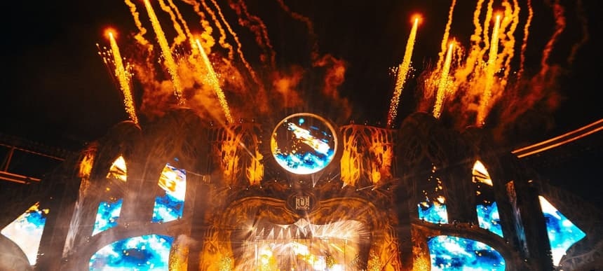 Martin Garrix Crowd 2 scaled e1631787429177
