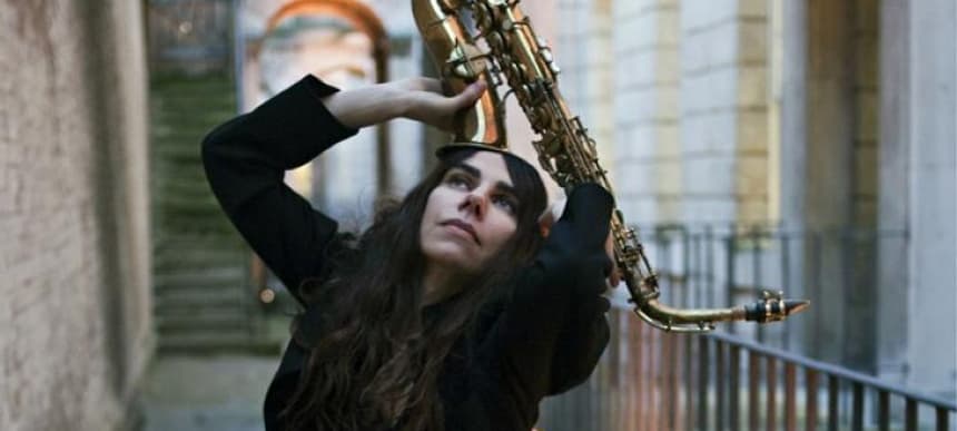PJ Harvey 750 450 75 s
