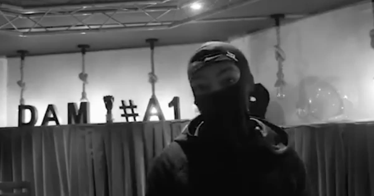 SL announces 'Different Dude' mixtape, drops freestyle | DMY