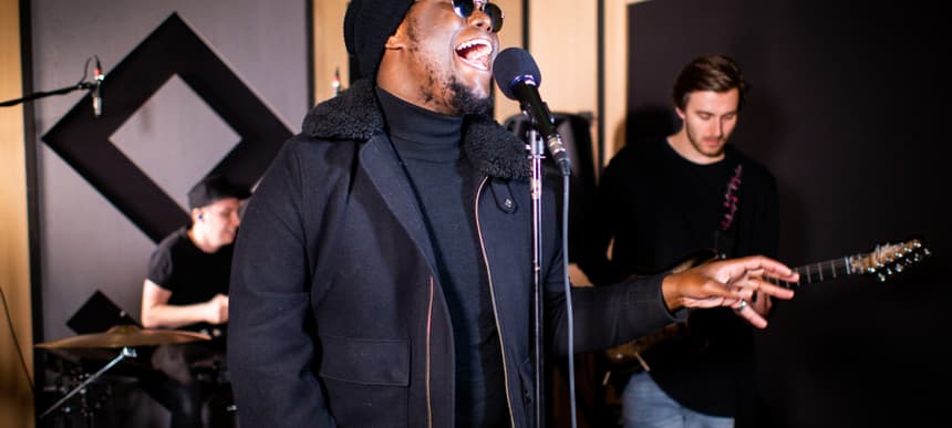 Xam Volo Low Res 6