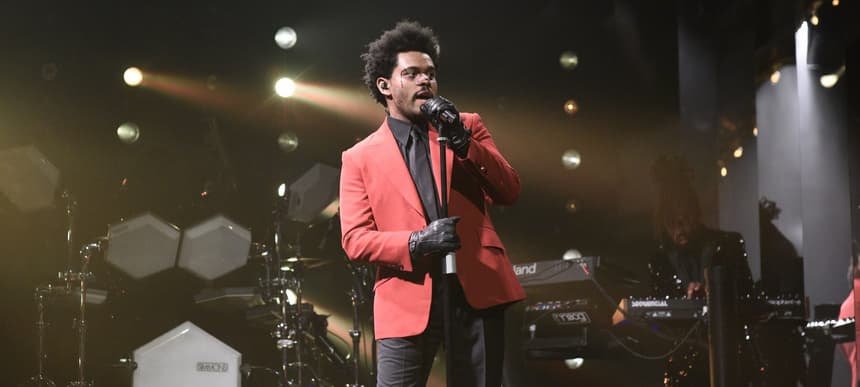 Daniel craig episode 1782 pictured musical guest the weeknd news photo 1606264437 scaled