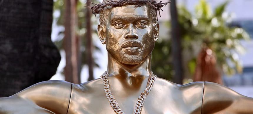 Kanye west statue e1611668110571