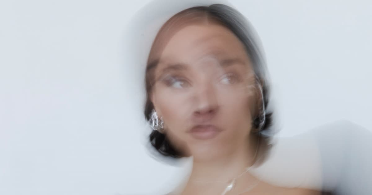Laura Roy Laura Roy Turns Up the Heat with Soulful New Single ‘BEEF’ | DMY