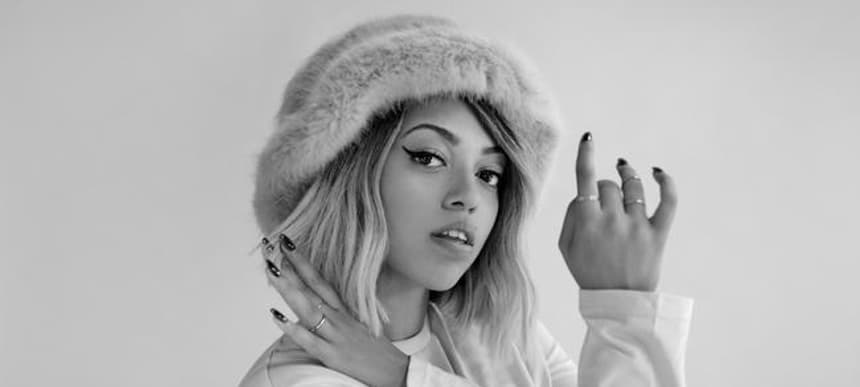 Mahalia press shot 1 shot by alice fisher