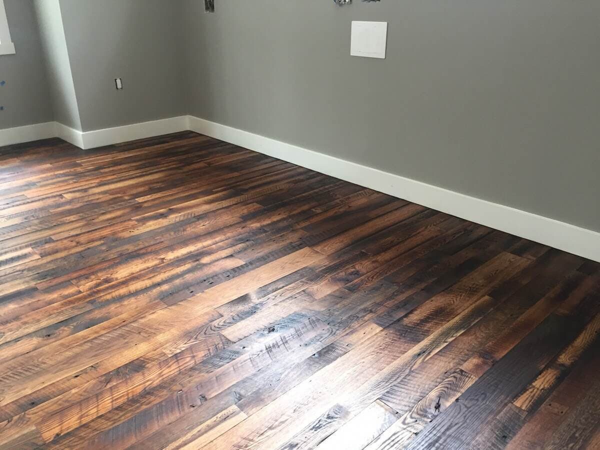 Character oak reclaimed floor brazil brown and natural Schuchman