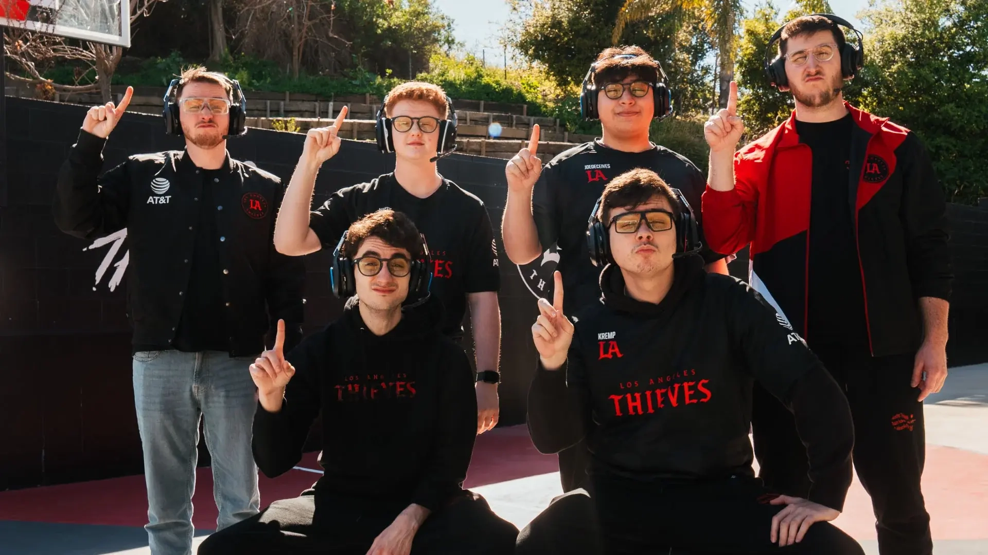 100 Thieves