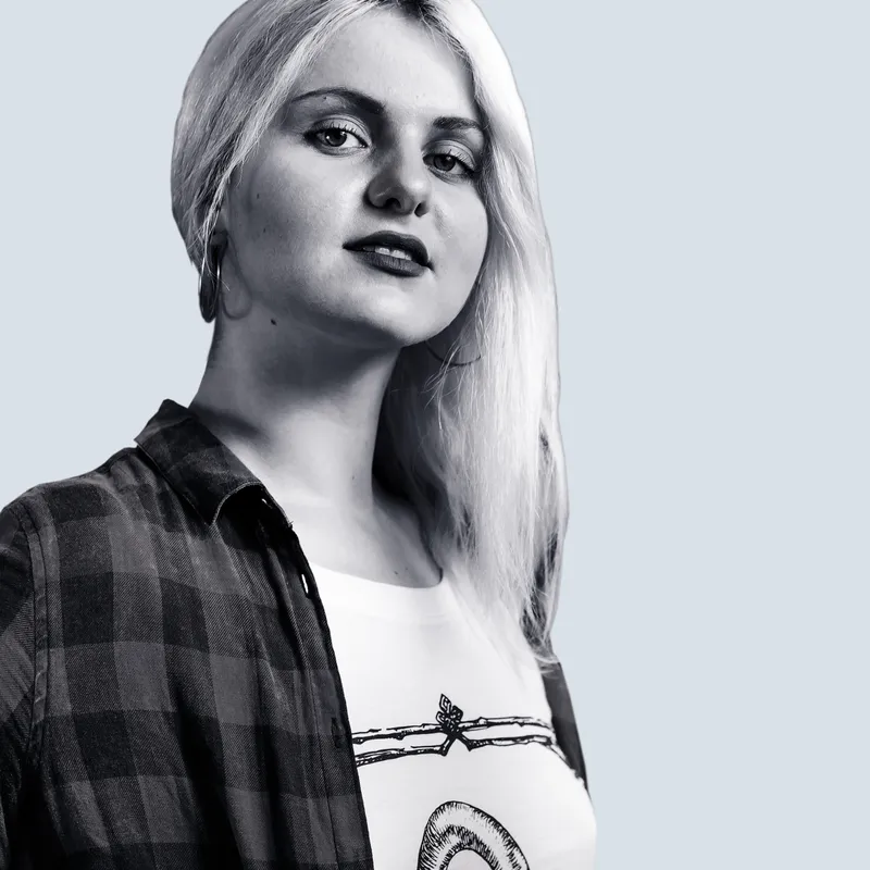 Sara B, Skew