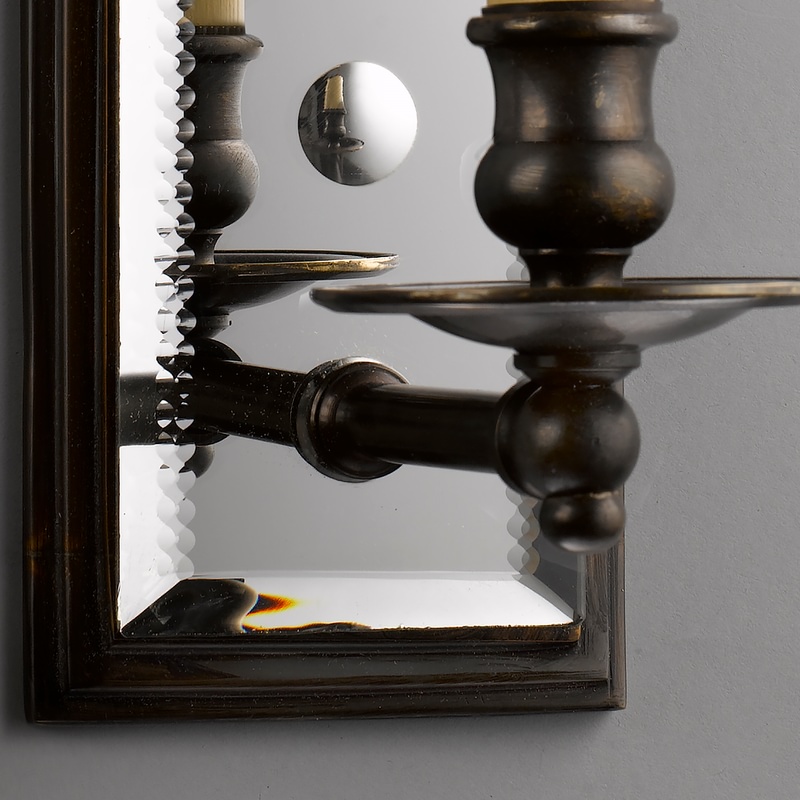 Wl98 Mirror Back Wall Light With Spots Detail