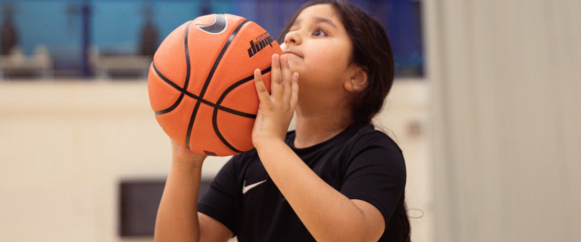 17 Girl going for basket