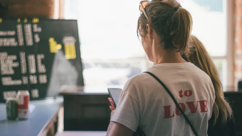 Dan burton ve Zk v PLS Jw unsplash