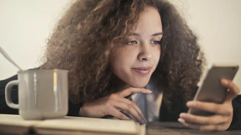 Pexels andrea piacquadio 3811810 how to disguise your phone number