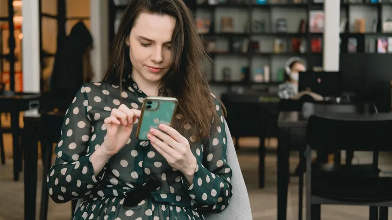 How to add second number to Android phone