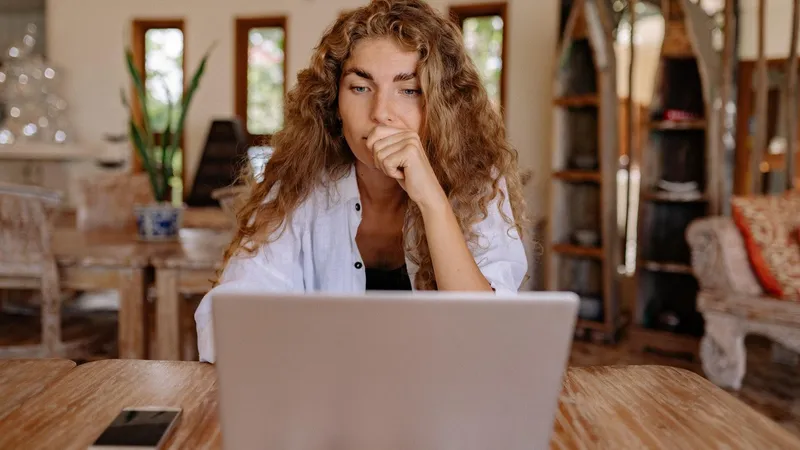 Pexels yan krukov 4458424