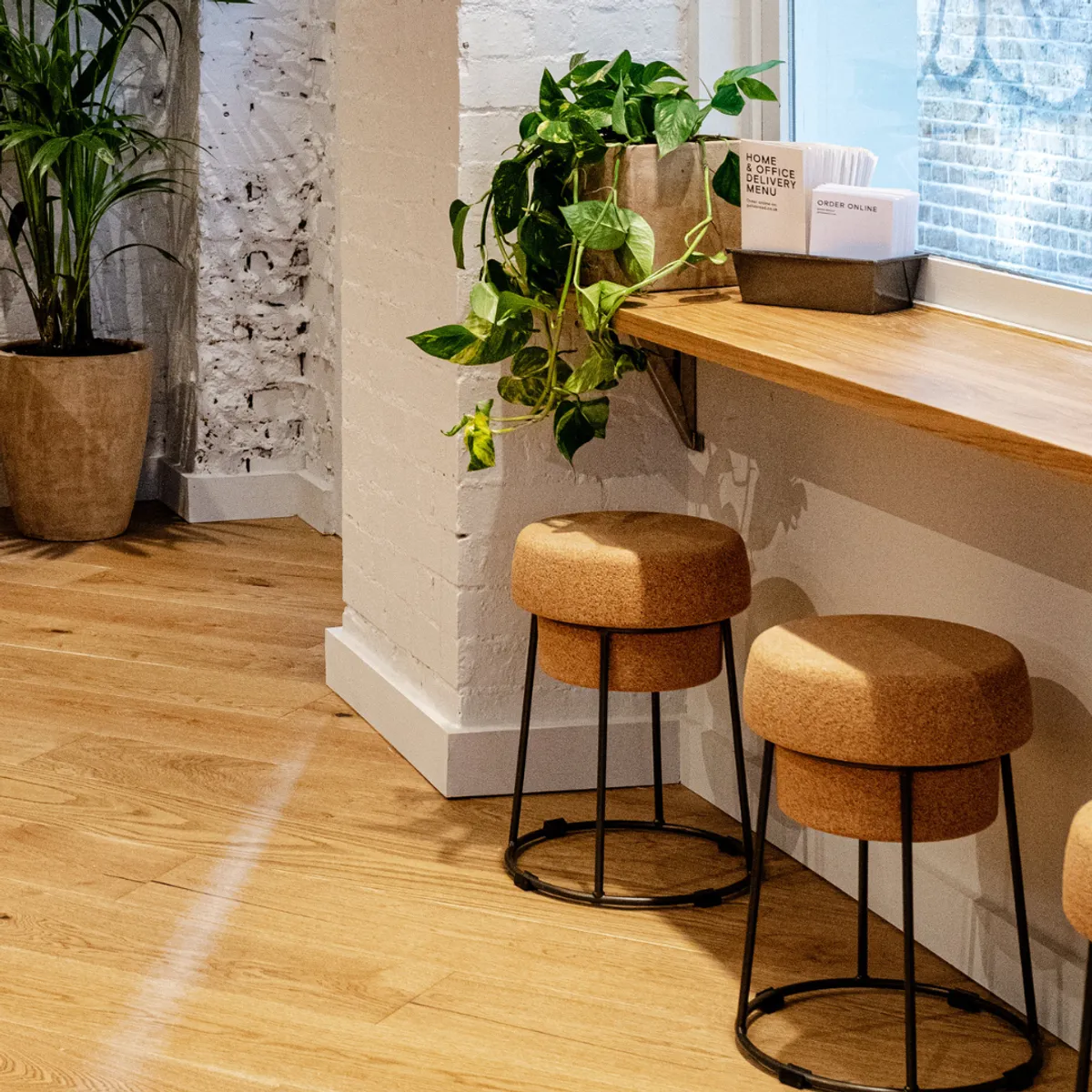 Bouchon stool Inside Out Contracts