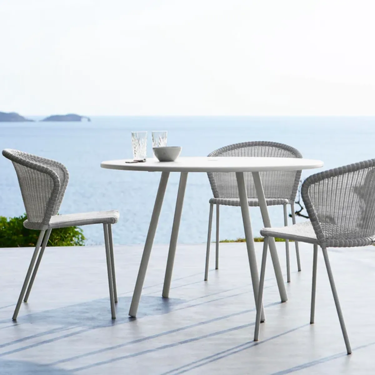Tropez stacking chair 4