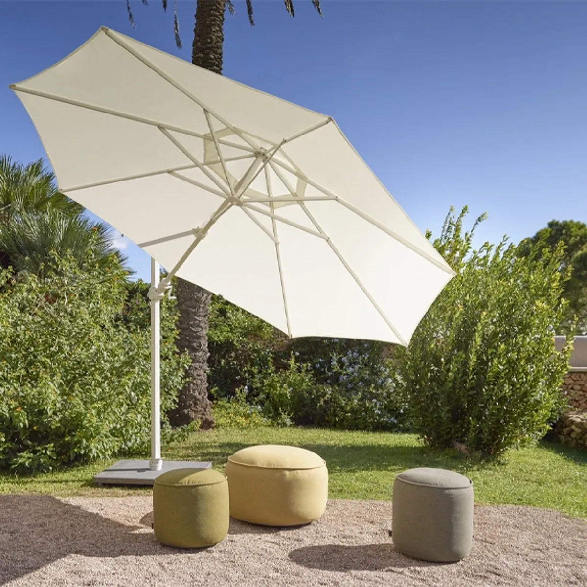 Anya cantilever parasol Inside Out Contracts10