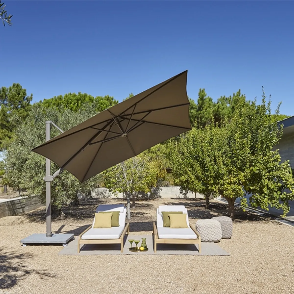 Anya cantilever parasol Inside Out Contracts8