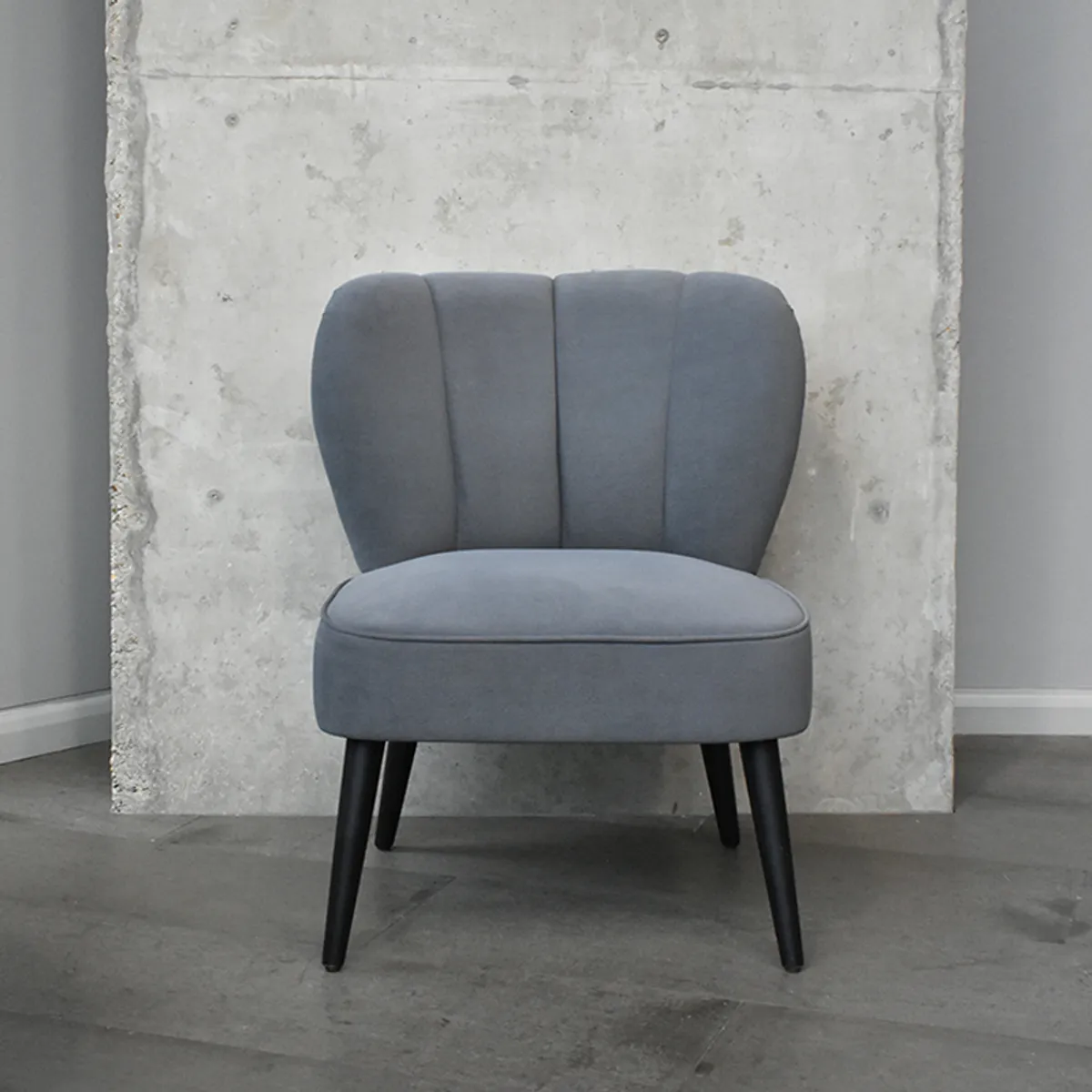 Bellini Flute Lounge Chair 001 1