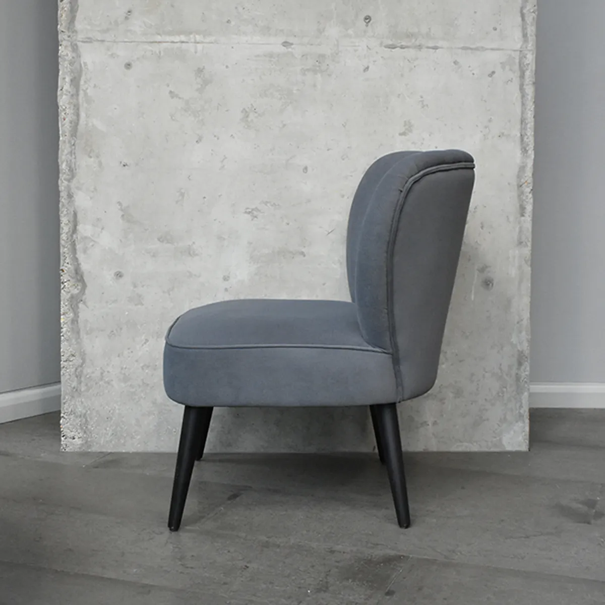 Bellini Flute Lounge Chair 001 3