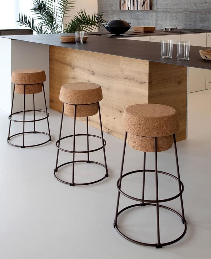 Bouchon bar stool