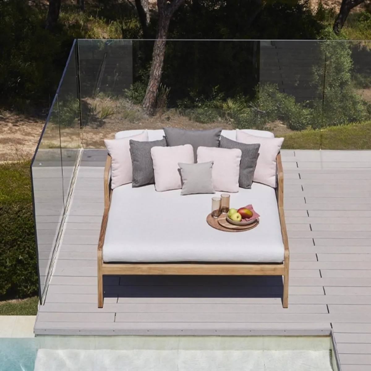 Carnelia daybed Inside Out Contracts3