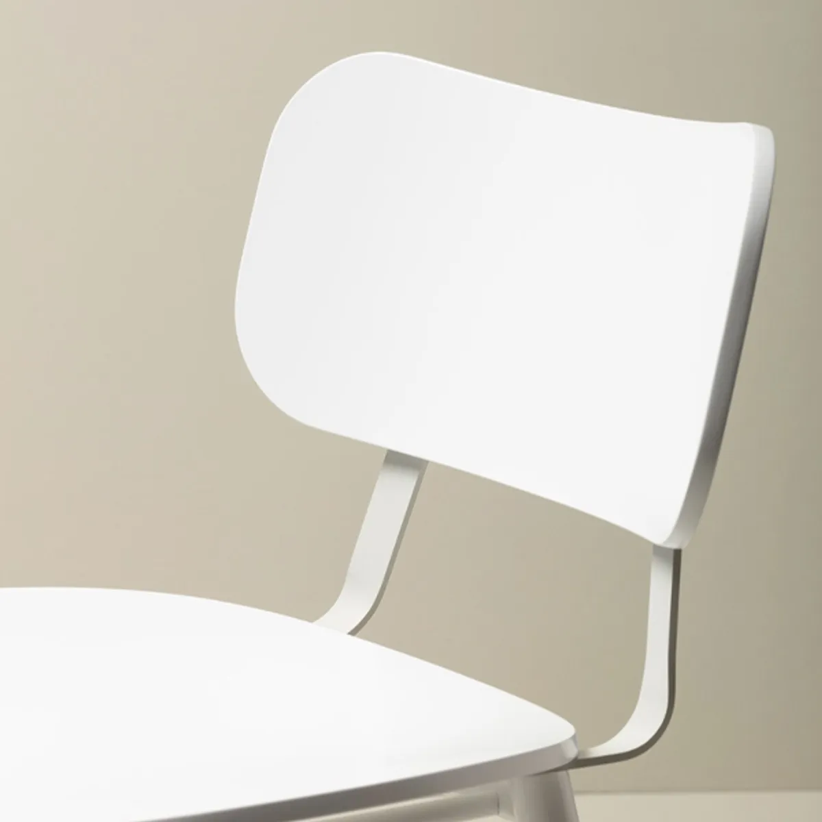 Demie chair Inside Out Contracts5