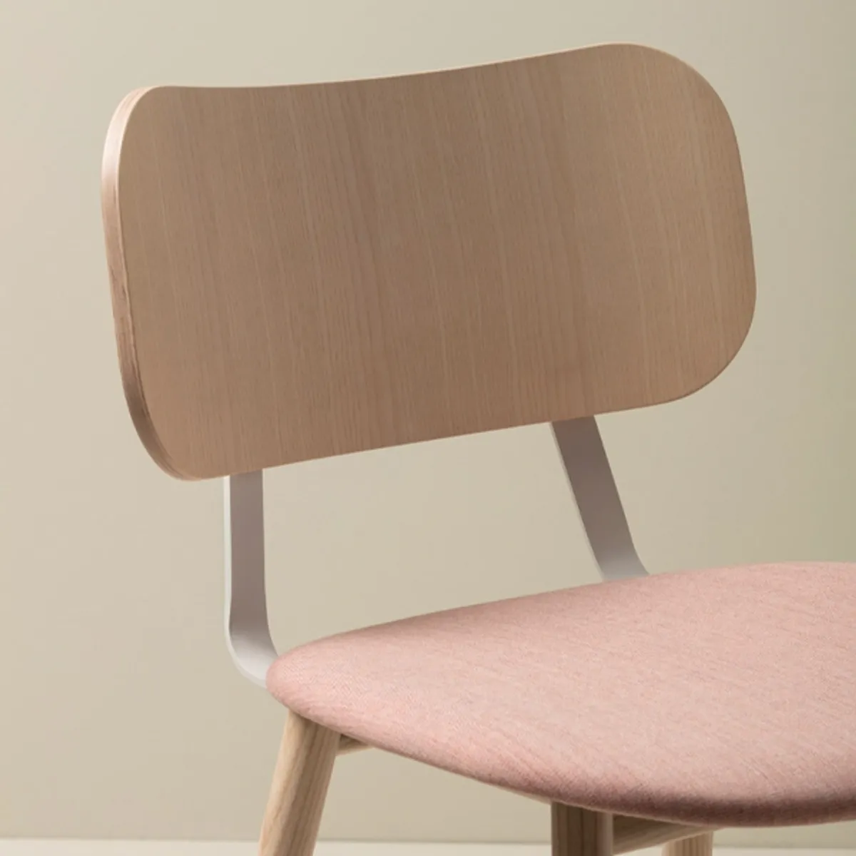 Demie chair Inside Out Contracts9
