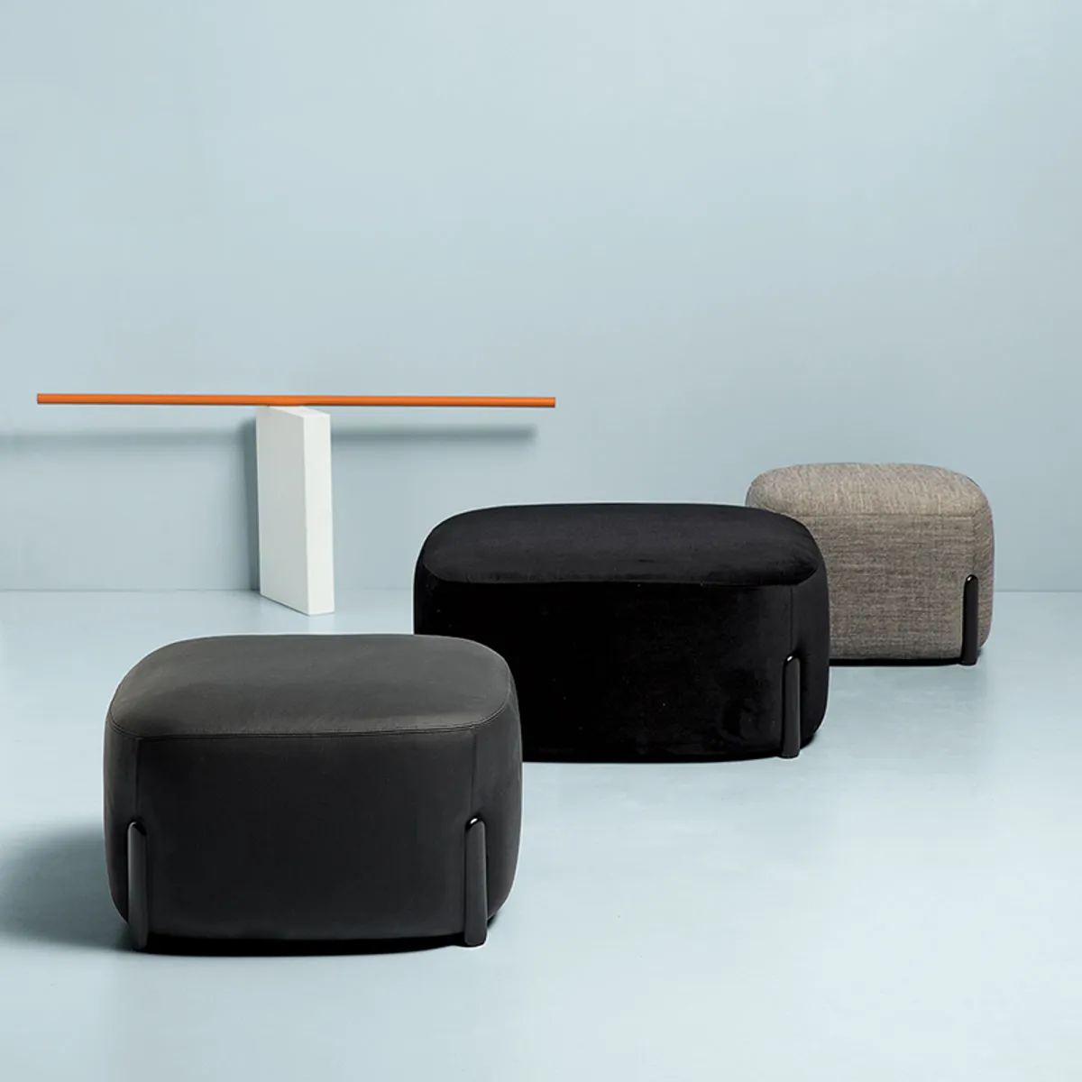 Hyppo Stool Situ Inside Out Contracts