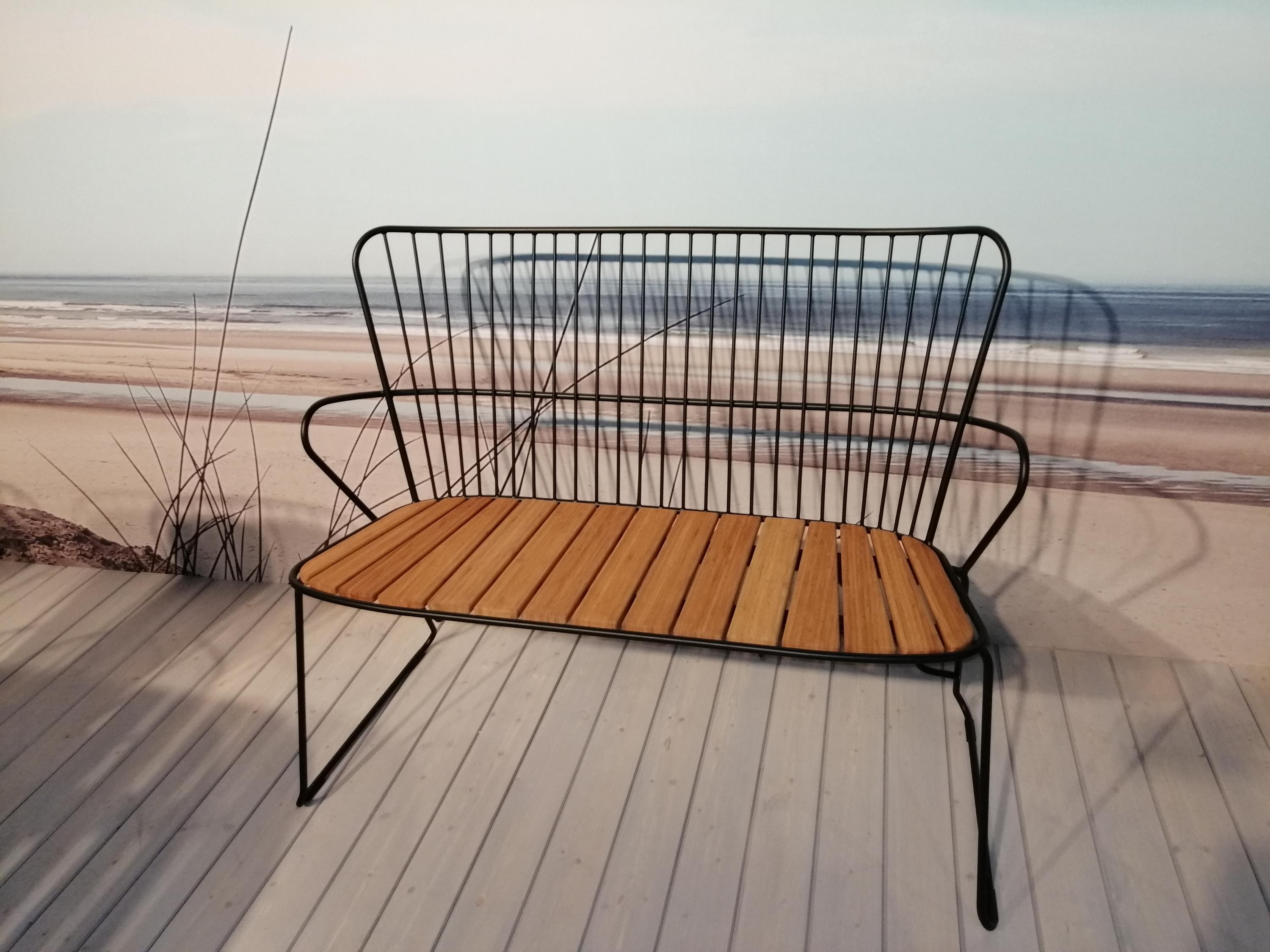 IMM-Cologne-2019-outdoor-furniture-high-backed-bench.jpg#asset:180280