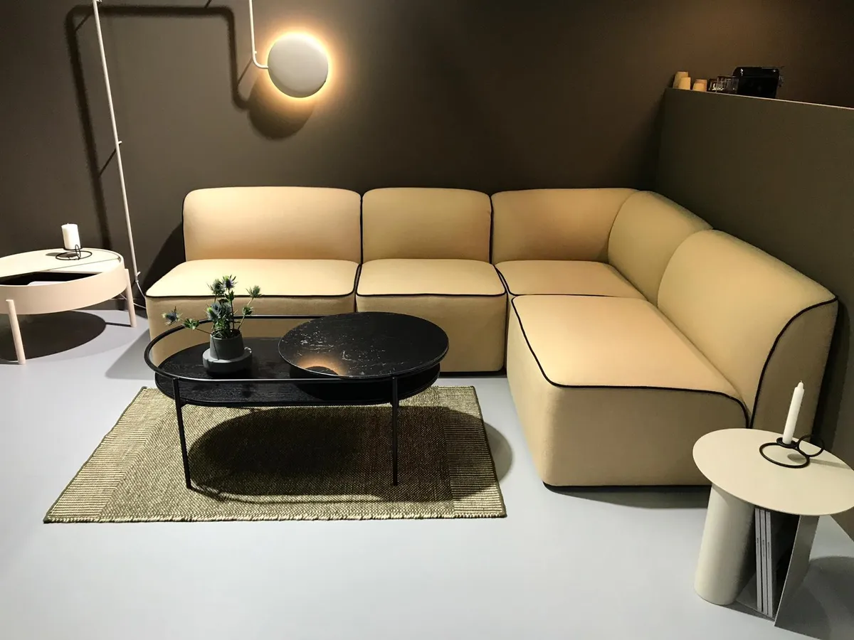 Imm Cologne 2019 Sofa With Piping On Upholstery