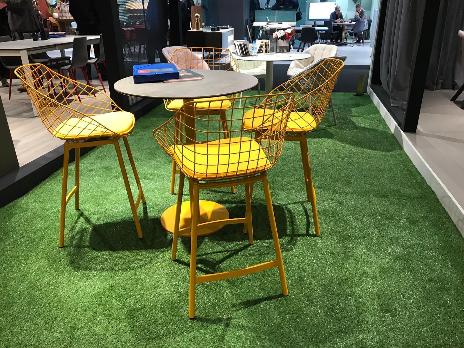 IMM-Cologne-monotone-yellow-outdoor-stools.JPG#asset:180304