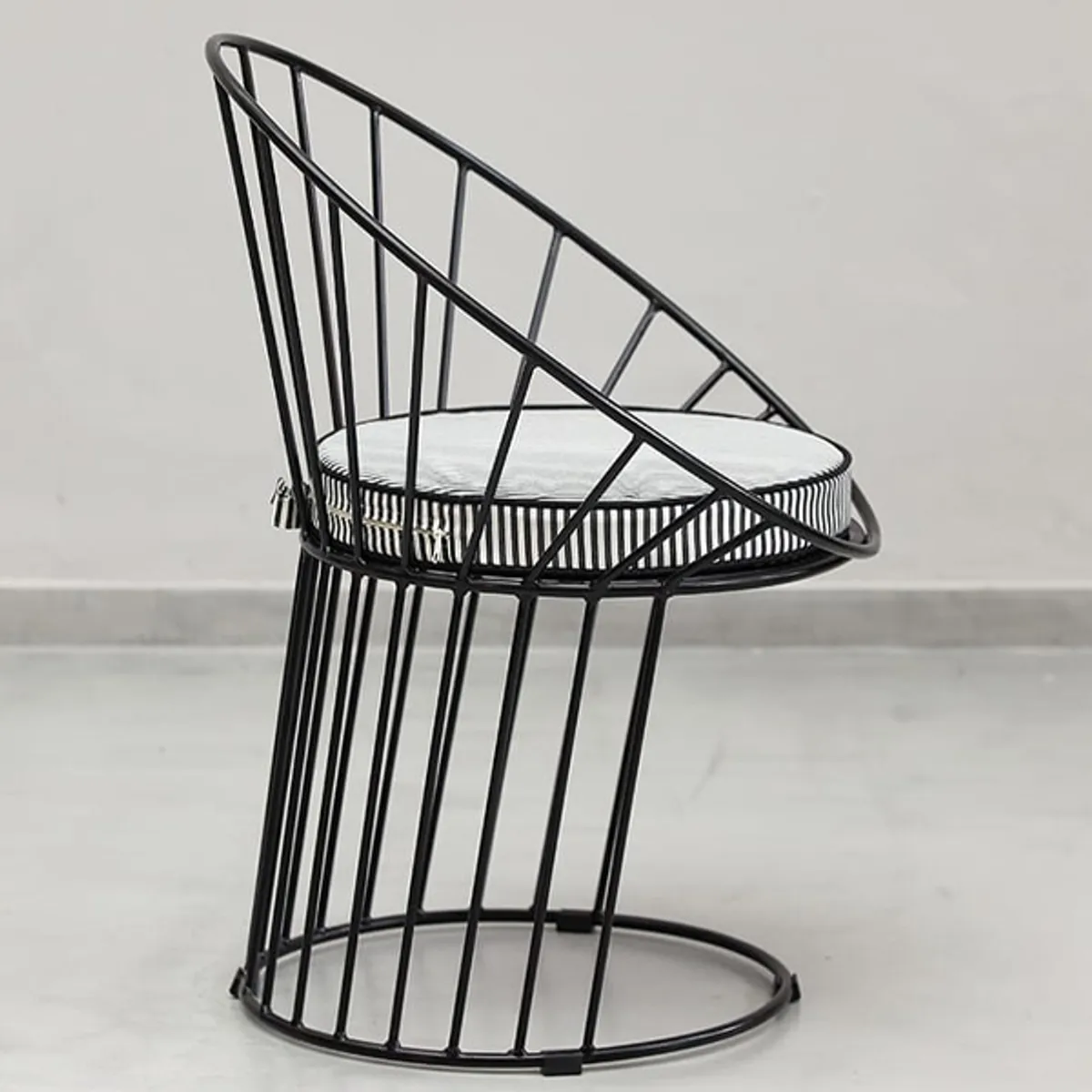 Illume armchair Inside Out Contracts