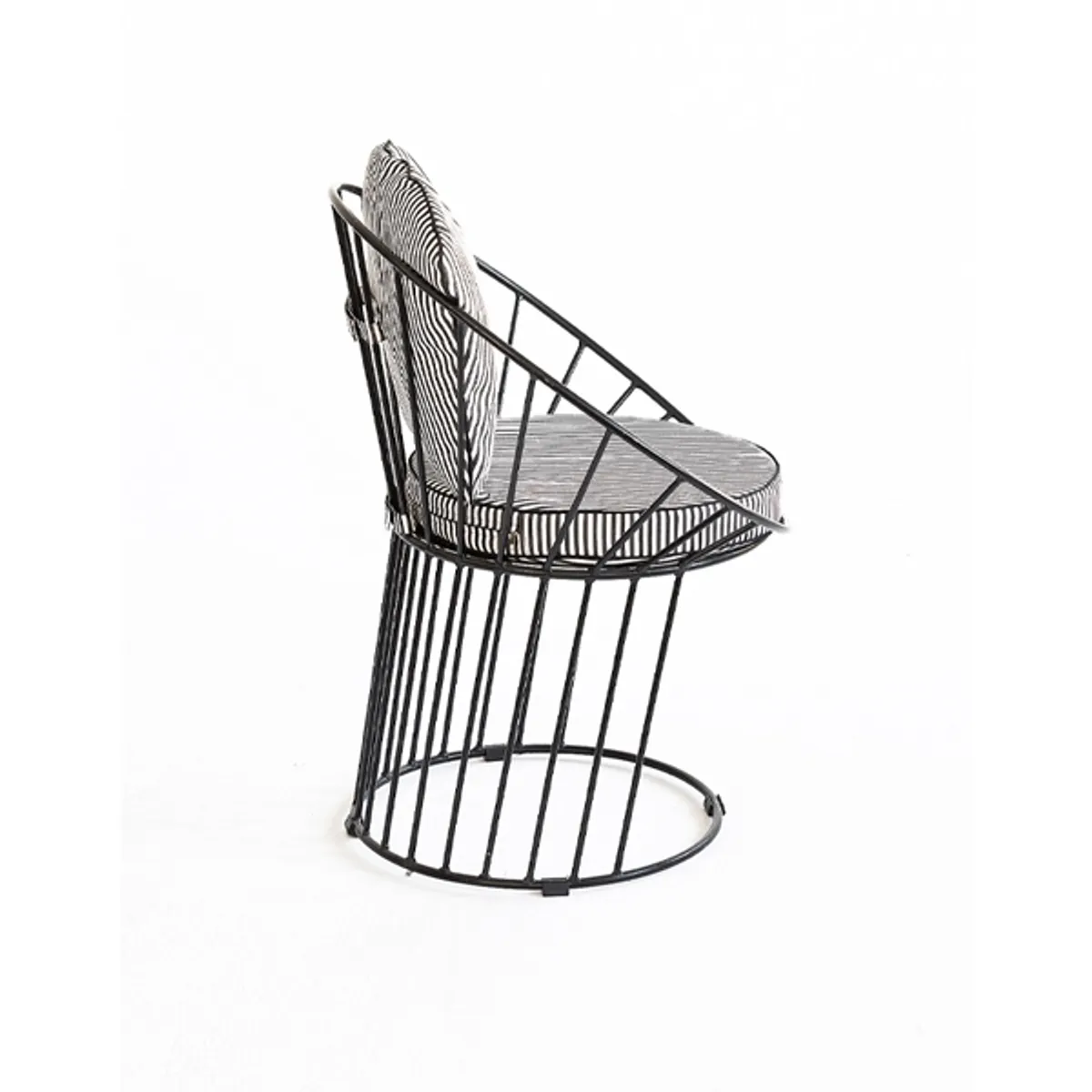 Illume armchair Inside Out Contracts7