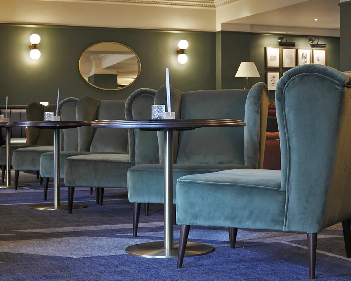Inside Out Contracts Hilton Puckrup Hall Bar Lounge Furniture 18 39 15 1000X800Px