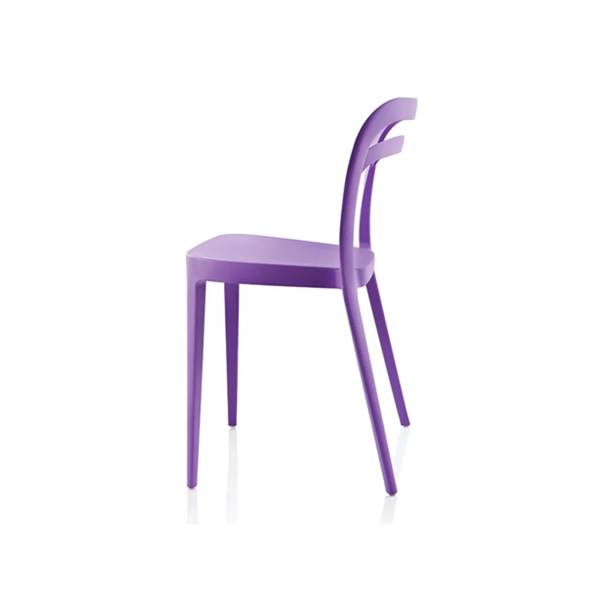 Julie chair Inside Out Contracts2