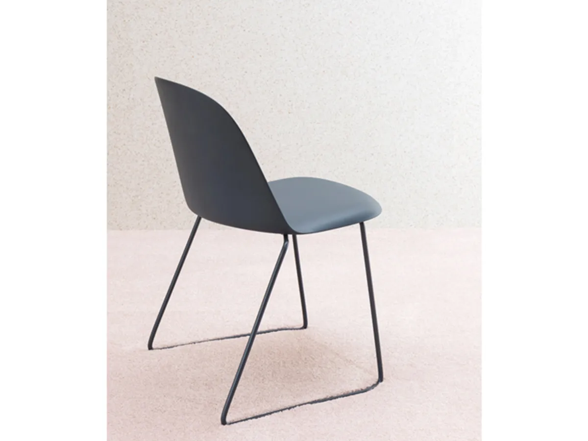 Mariolina Metal Chair For Casual Dining Cafes And Restaurants And Furniture For Educational Settings With Sled Base 124