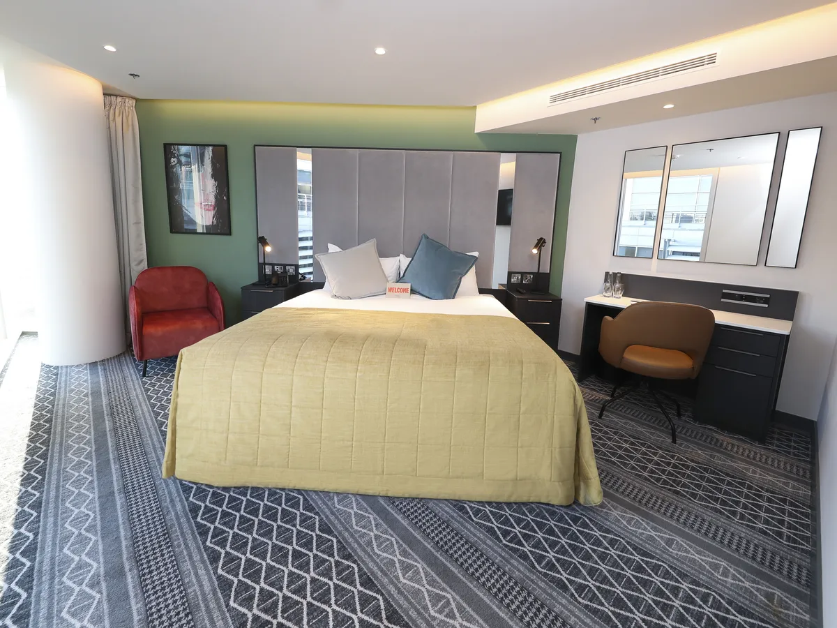 Marlin Hotel Suite Inside Out Contracts