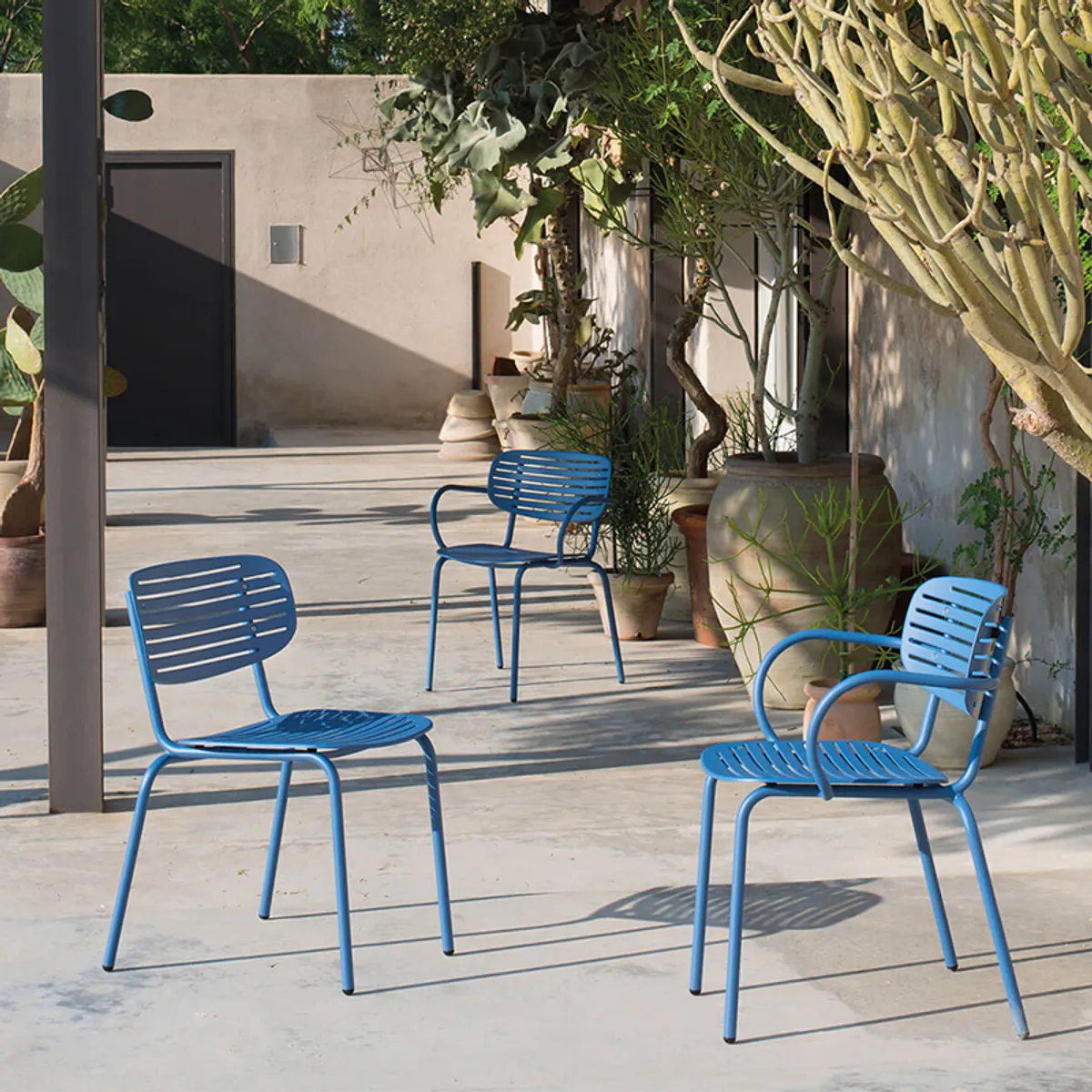 Mom Chair Collection In Blue Outdoor Furniture For Cafes Insideoutcontracts