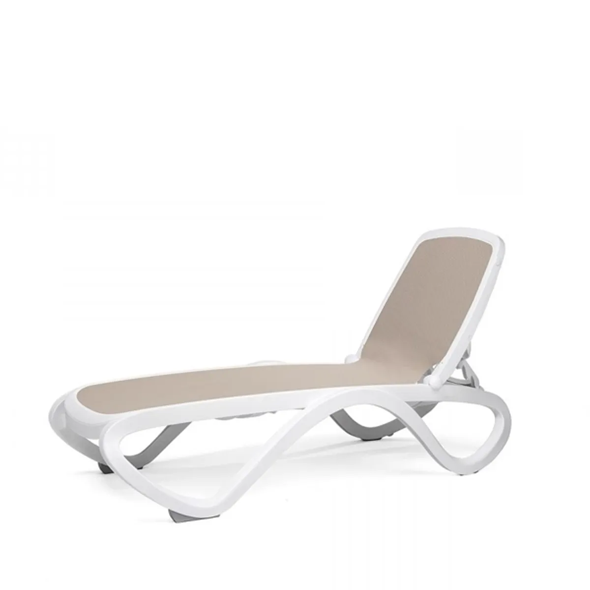 Omega lounger Inside Out Contracts5