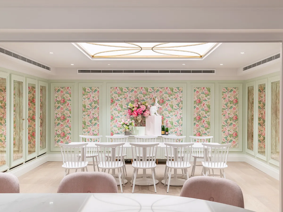 Peggy Porschen Chelsea Photo By Tom Bird 15 Commercial Interior Furniture By Insideoutcontracts